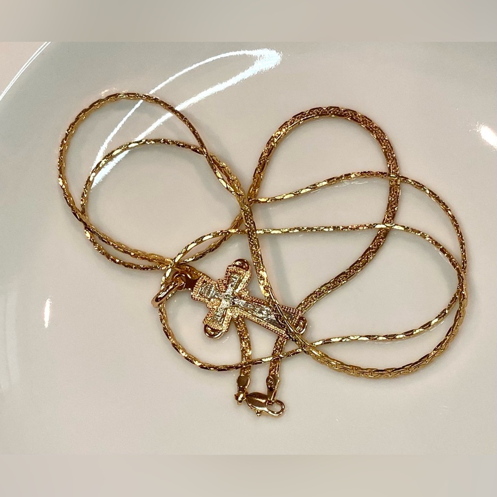 Gold plated 18k Cross Pendant Necklace 26” - Picture 16 of 17